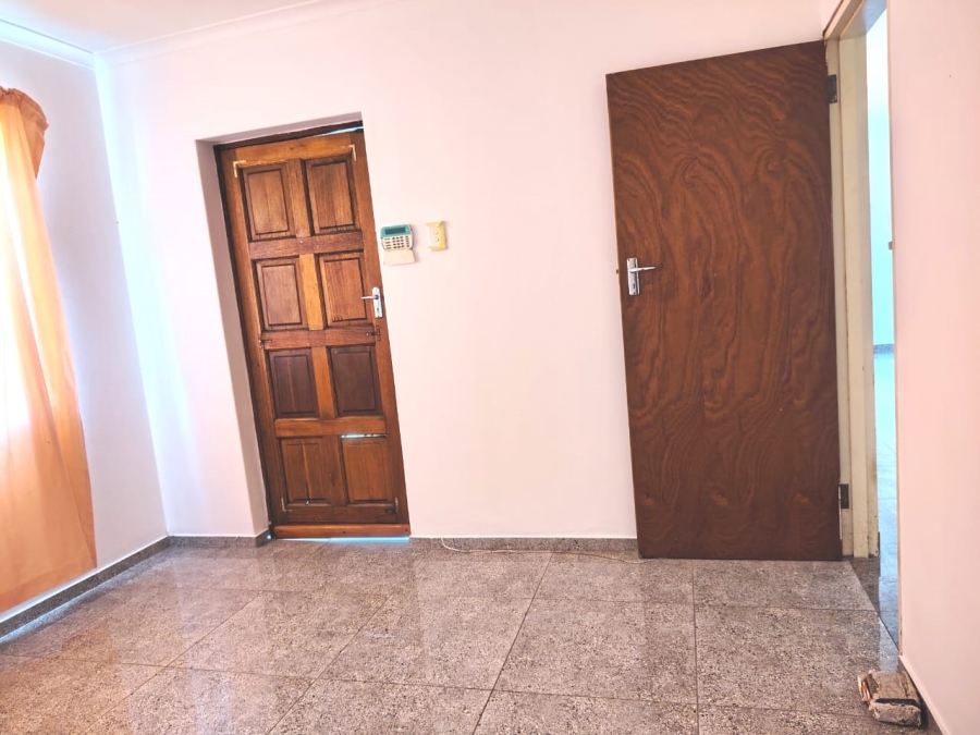 To Let 4 Bedroom Property for Rent in Ravensmead Western Cape